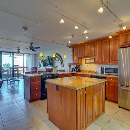 Kona Pacific Top Floor Retreat Ocean View And Pool! Kailua-Kona Luaran gambar