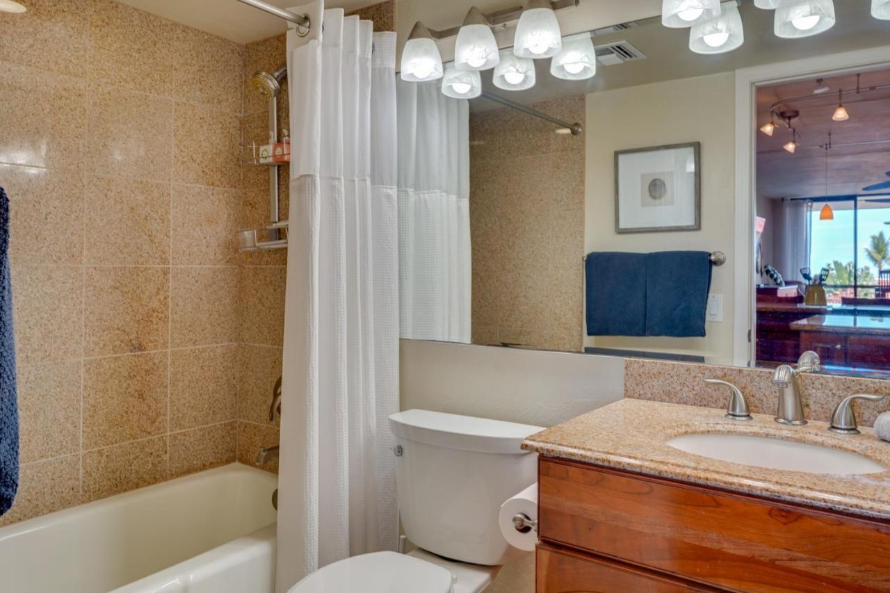 Kona Pacific Top Floor Retreat Ocean View And Pool! Kailua-Kona Luaran gambar